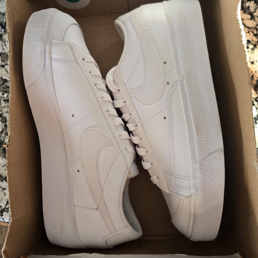 Nike White Leather Sneakers Size 10.5